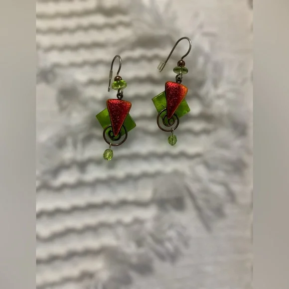Green and red dichroic glass earrings - Picture 3 of 4